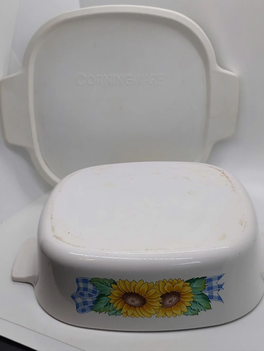 Vintage Corning Ware.Sunsations 2 Liter Casserole A-2-B with A-2-pc Lid